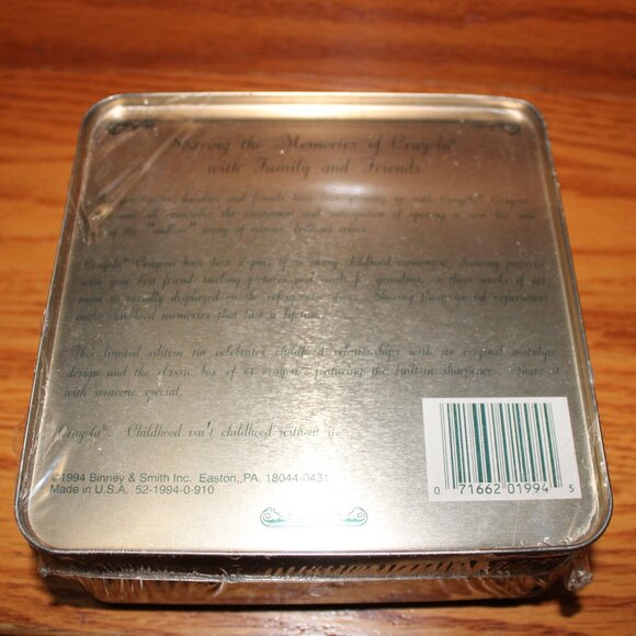 3/$88❤️Limited Edition 1994 CRAYOLA Trademark tin gift box +sharpener +64crayons - Picture 7 of 11